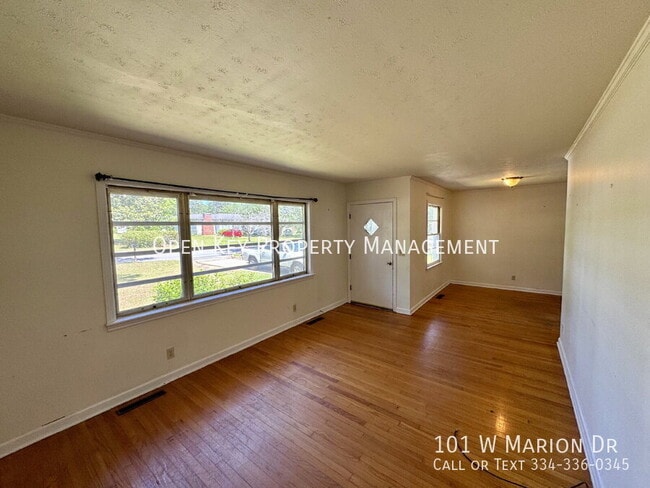 Photo - 101 W Marion Dr