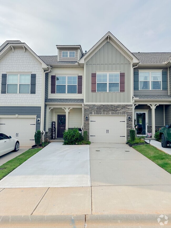 Building Photo - 3BR Simpsonville Townhome Close to EVERYTHING