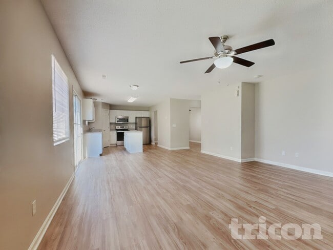 810 Topsail Dr