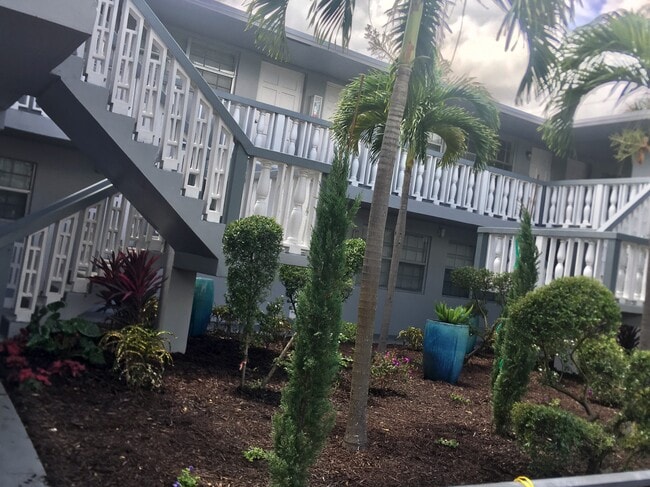 Photo - 111 SW 11th Ave