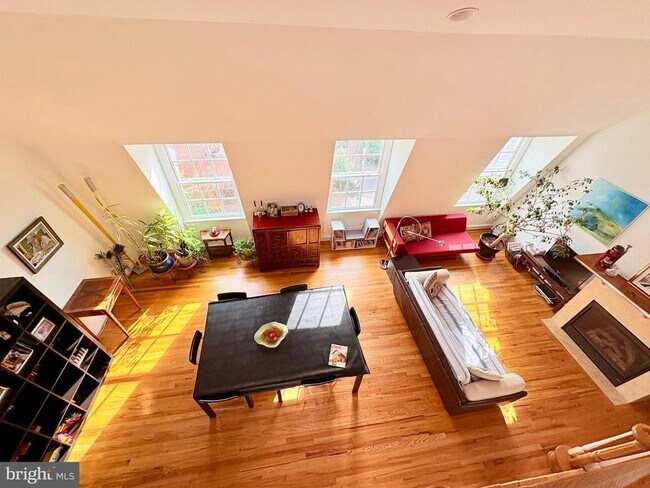 Photo - 2125 S St NW Unit PH2