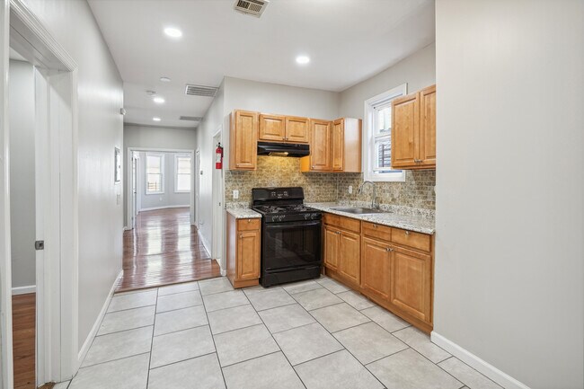 Photo - 96 S 12th St Unit 3