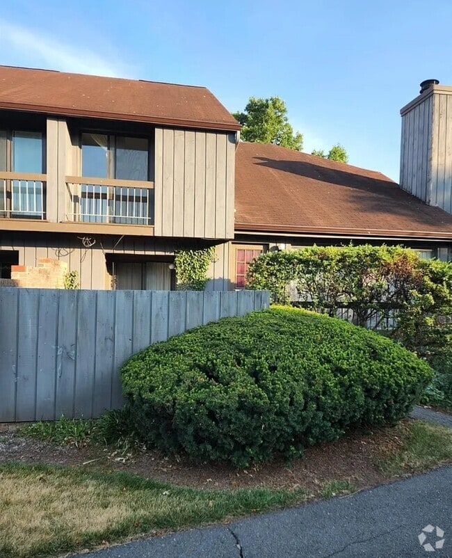 Building Photo - 295 Gemini Dr Rental