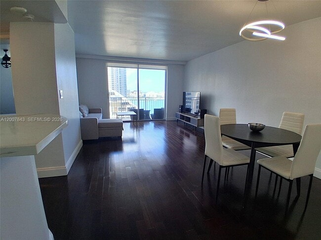 Photo - 770 Claughton Island Dr Unit 2011