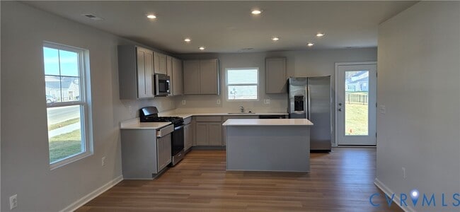 Photo - 325 Wilson Crk Dr