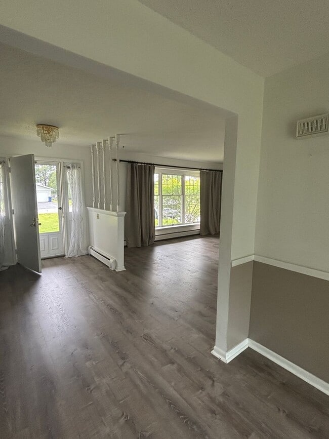 Building Photo - Available Now! Sweet Serene Silver Lake Rental