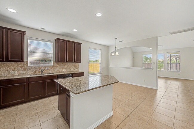 Photo - 2302 Blue Jay Ln