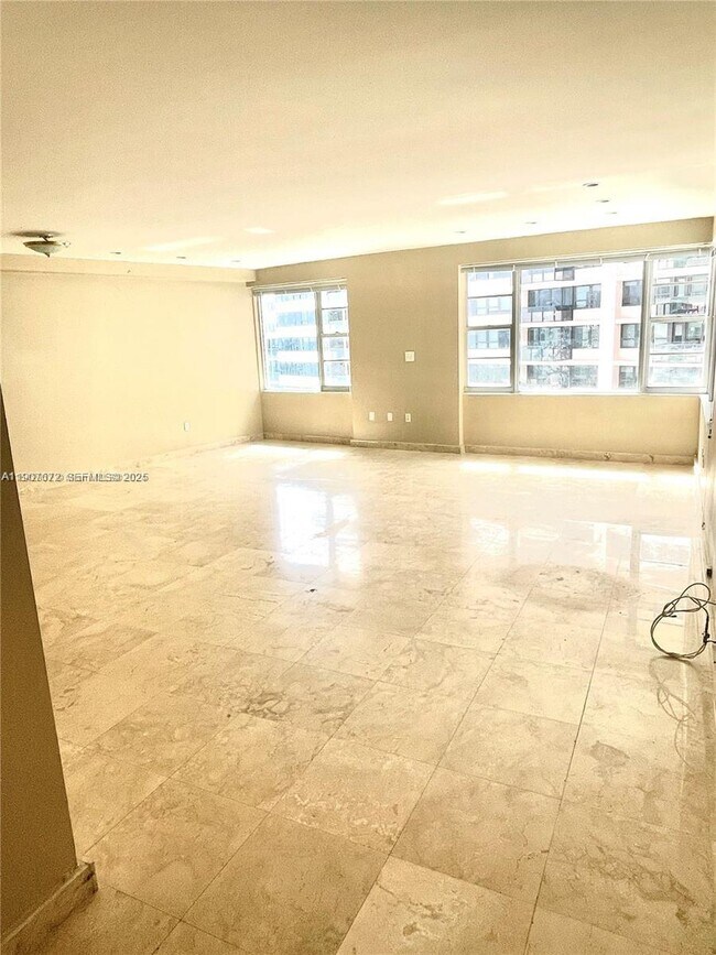 Photo - 5255 Collins Ave Unit 7B
