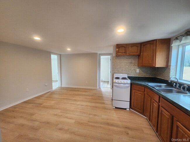 Photo - 251 Samsonville Rd Unidad 8