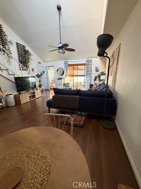 Photo - 1509 Stanley Ave Unidad 210