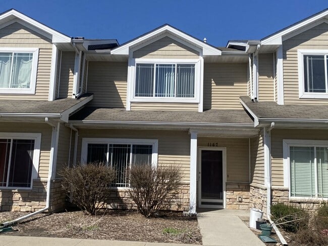 Building Photo - 1147 NE 7th Ln