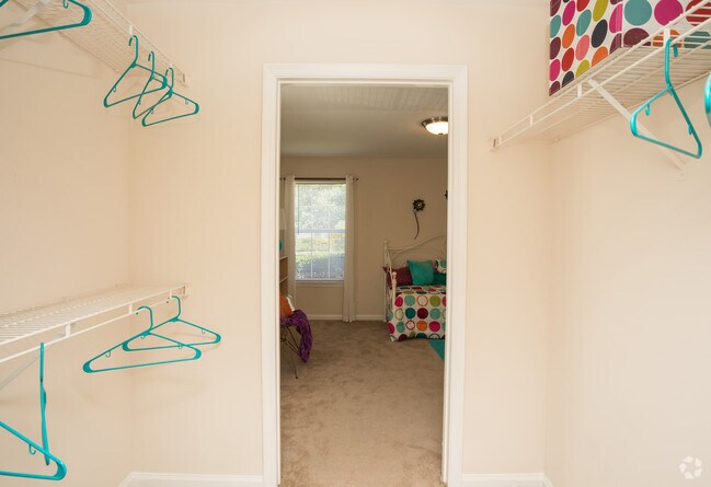 2BR, 2BA - 1,185 SF