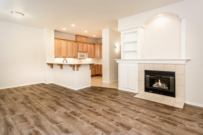 Building Photo - 903 Lawrence Dr Unit 903 Lawrence