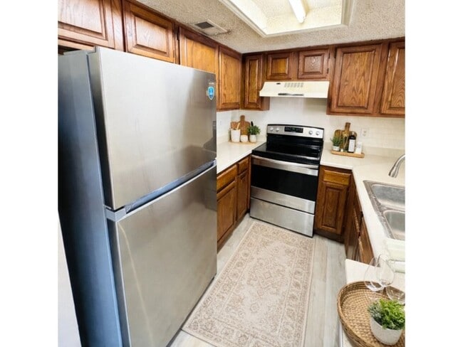 Photo - 1324 Bluffview Dr