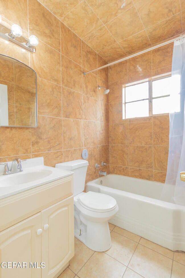 Photo - 1210 N Florence St Unit 4