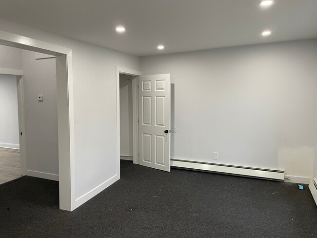Building Photo - 155 W Main St Unit 3