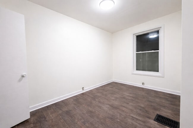 Photo - 265 Center St