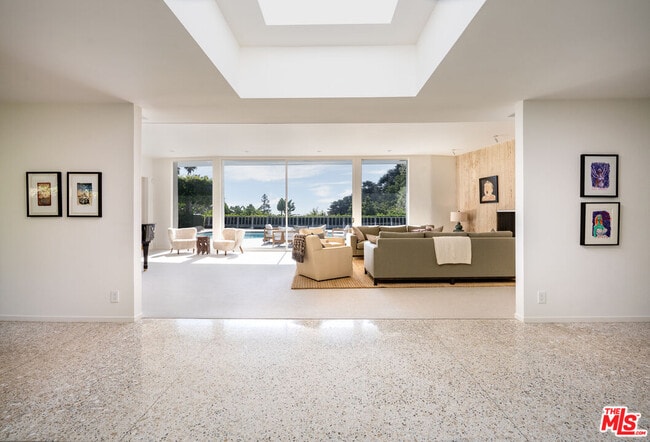 Photo - 1121 Loma Vista Dr