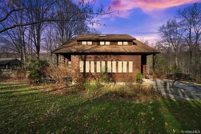 Building Photo - 52 Cascade Rd