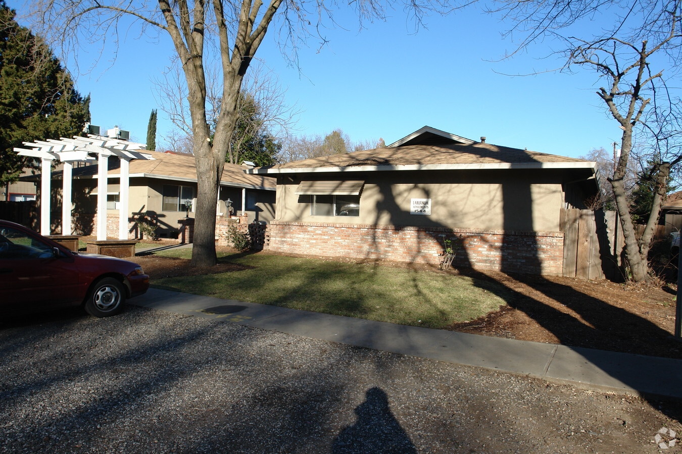 Photo - 1544 Laburnum Ave