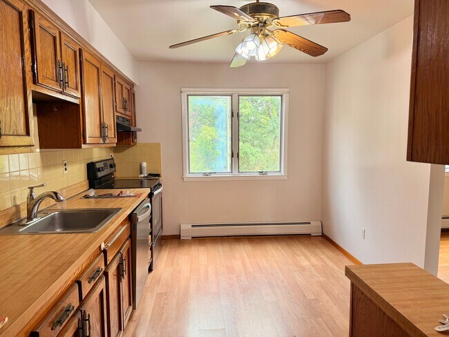 Kitchen - 3 Franklin Ave Unit 1