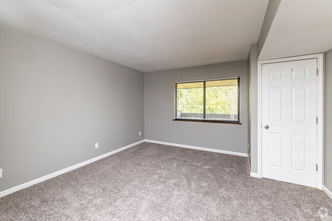 2BR, 2BA - 1,100SF - Bedroom