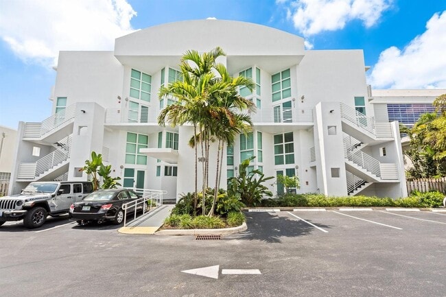 Photo - Southeast 15th Street, Fort Lauderdale, FL 33316 - 2 BR 2 BA single-family home