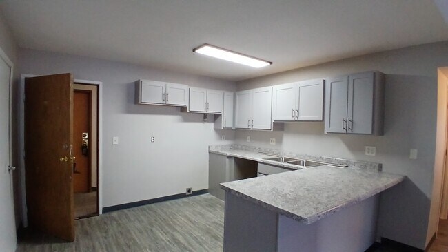 Photo - 60 Miller Ave SW