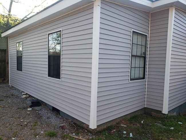 Photo - 1703 Cockrill St