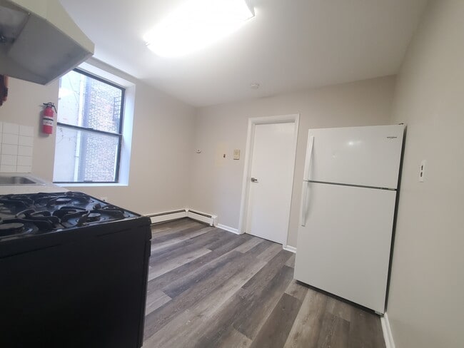 Unit 5 - 110 Warner Ave Unit 5