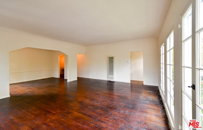 Photo - 803 Croft Ave