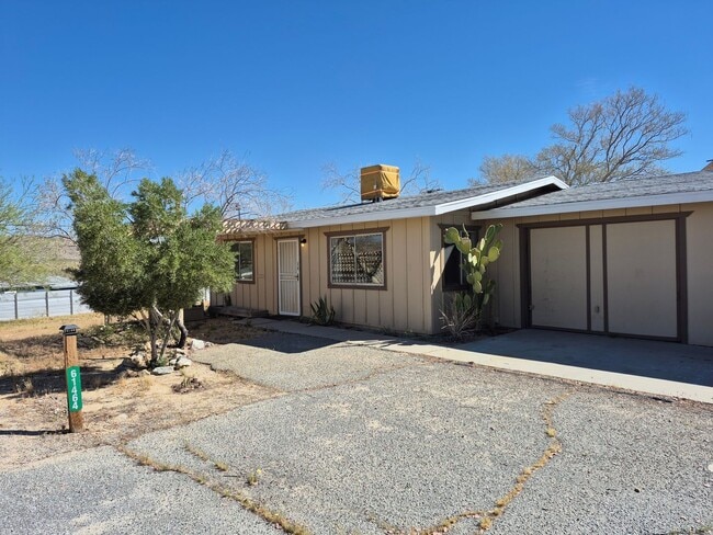 Building Photo - 61464-66 Desert Air Rd Unit Back