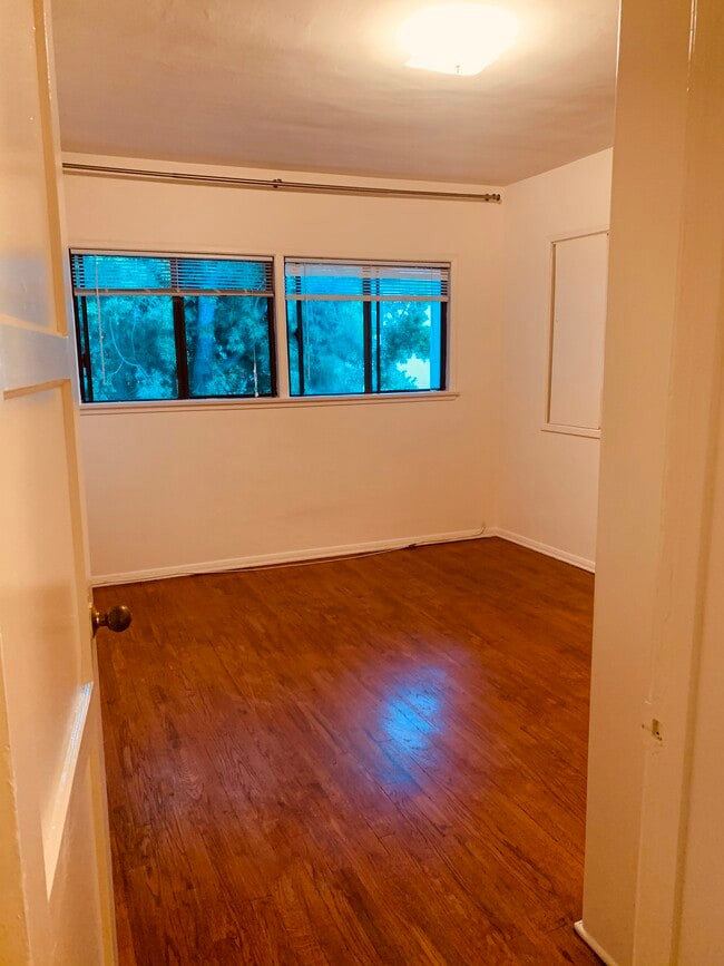 bedroom - 2624 1/2 S Sepulveda Blvd Unit 2624 1/2