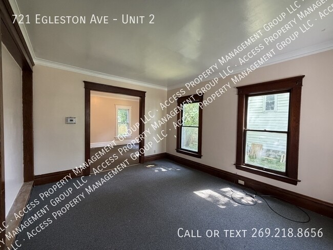 Building Photo - 721 Egleston Ave Unit 2