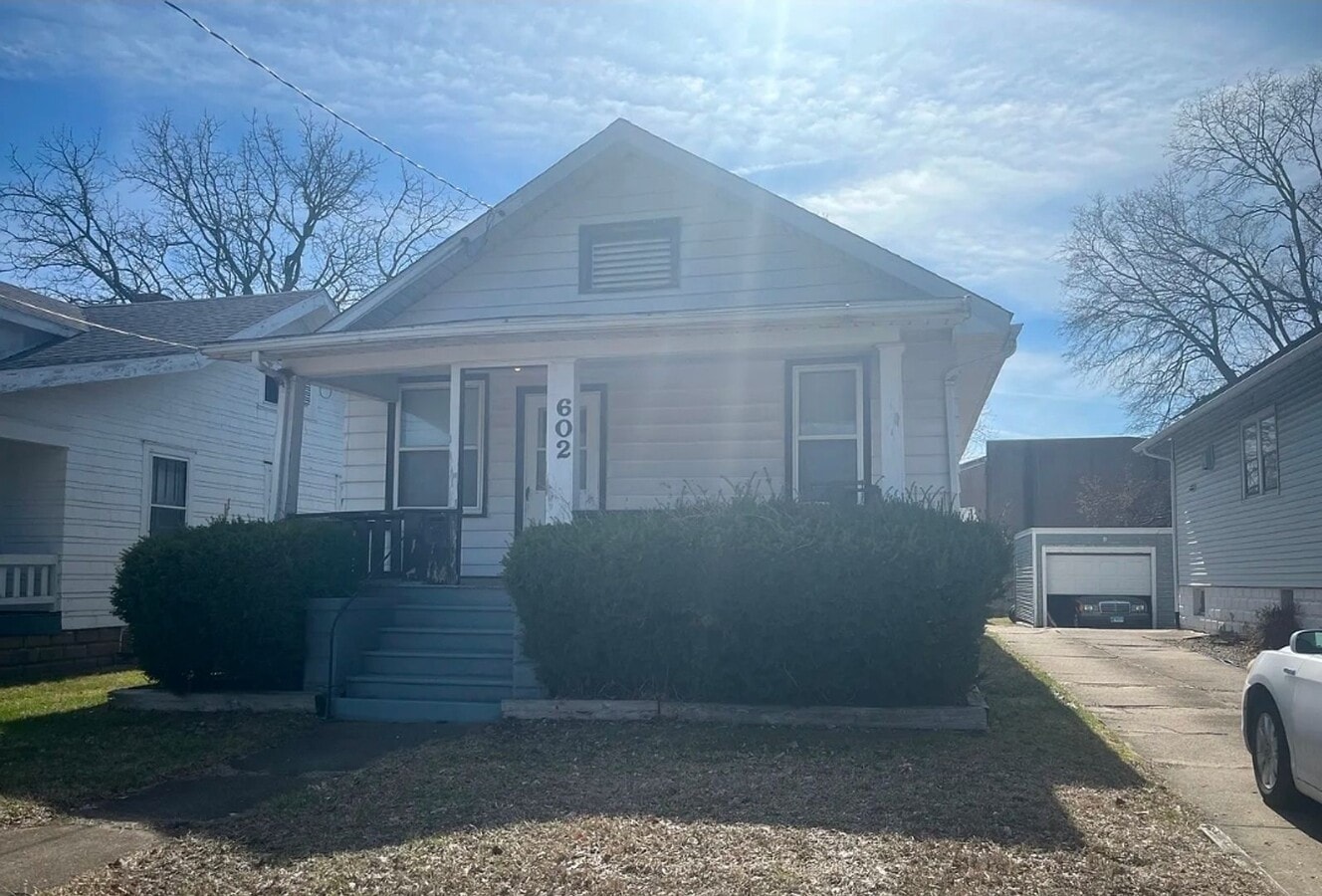 Photo - 602 W Loucks Ave