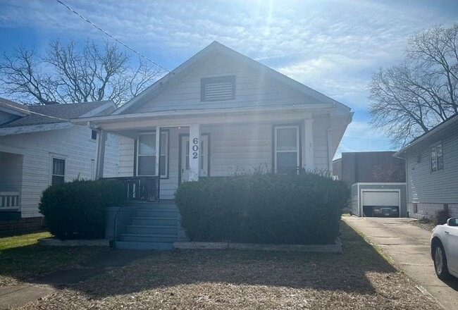 Building Photo - 602 W Loucks Ave
