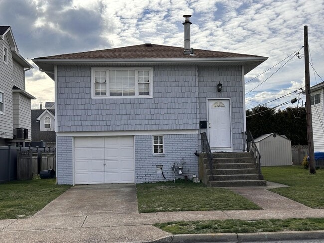 Building Photo - 159 Washington Blvd Rental