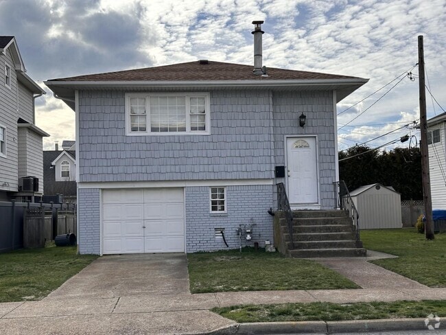 Building Photo - 159 Washington Blvd Rental