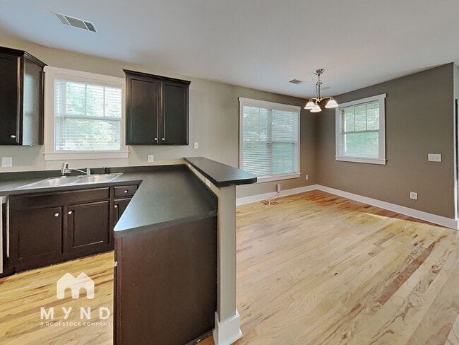 Photo - 181 Herring St