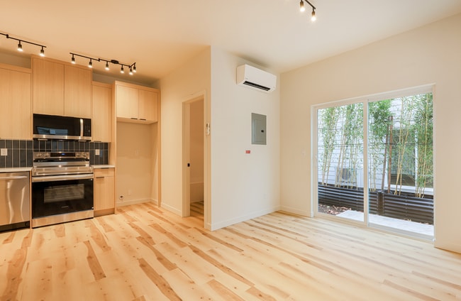 Photo - 4272 NE Going St