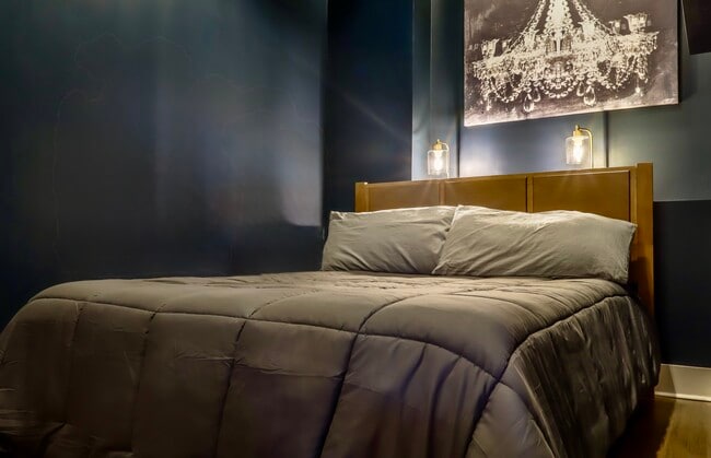 Photo - FURNISHED LUXURY LOFT (SHORT TERM / INSURANCE)