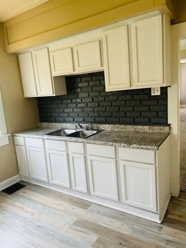 Photo - 221 E. Lincoln Ave 1st floor Unidad 1