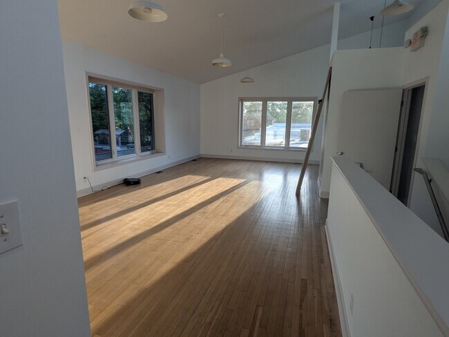 Photo - 3258 Gillham Rd Unit second floor apartment