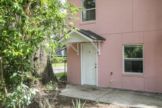 Building Photo - Adorable New Build 1-Bedroom Apartment Unit 1