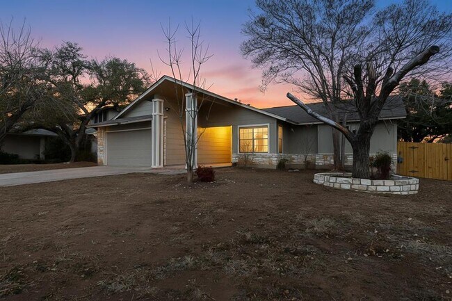 Building Photo - 5300 Honey Dew Terrace