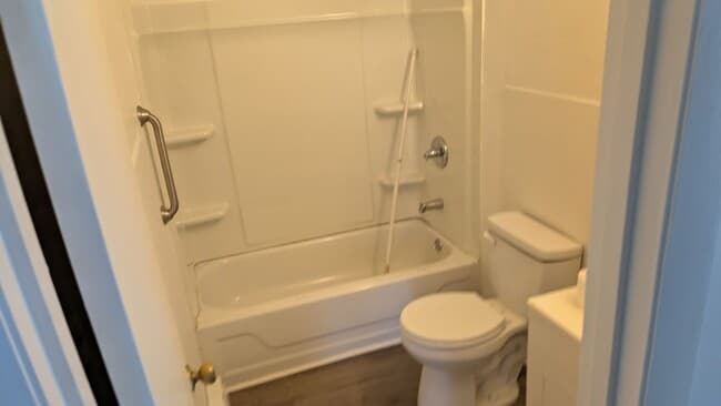 Photo - 711 Herrington Rd