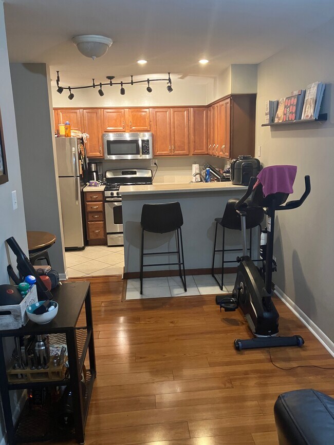 Photo - 510 W Fullerton Pky Unit 208