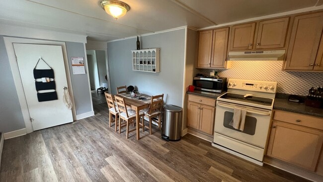 Photo - 11 Sheridan Ave