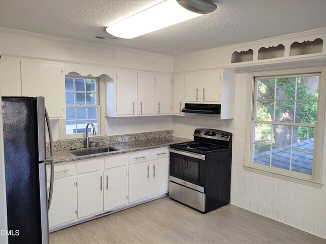 Photo - 15 N Fisher St Unidad B