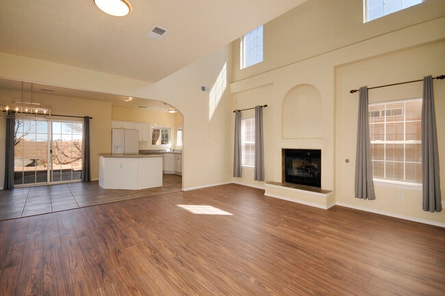 Photo - 7209 Boxwood Ave NE